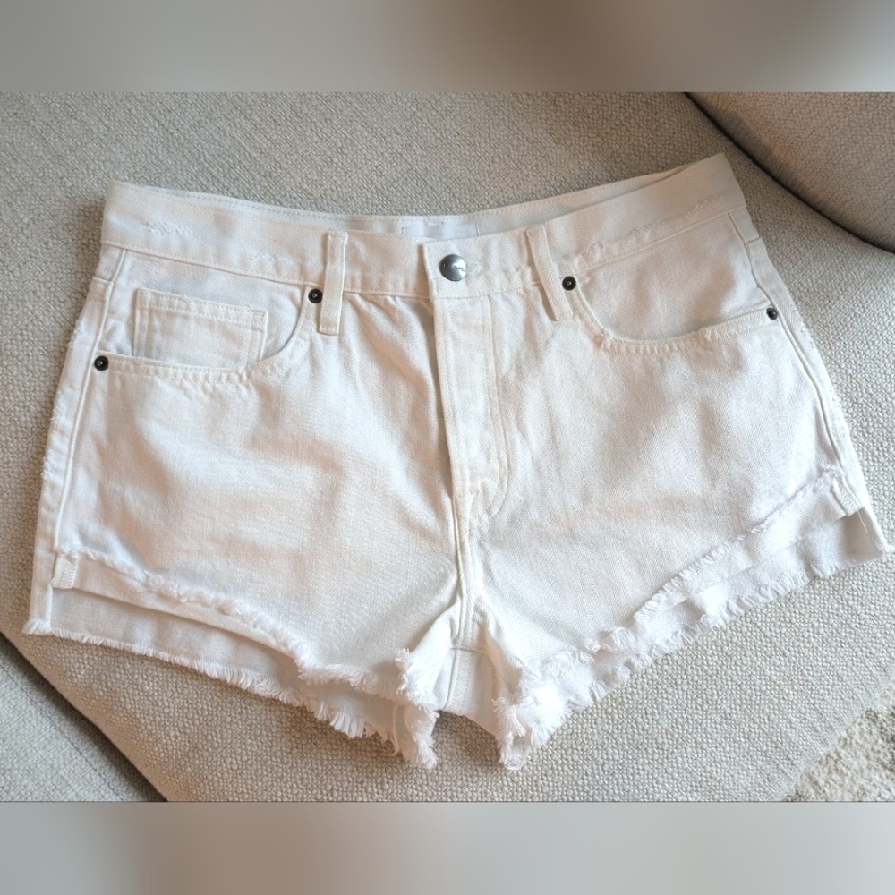 FRAME Denim Shorts in Rumpled Blanc Grind